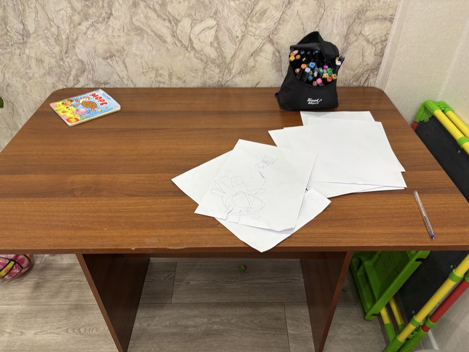 Продам стол. Размер 75*110