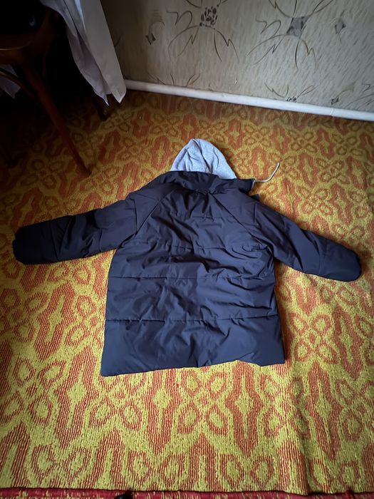 Женская куртка..