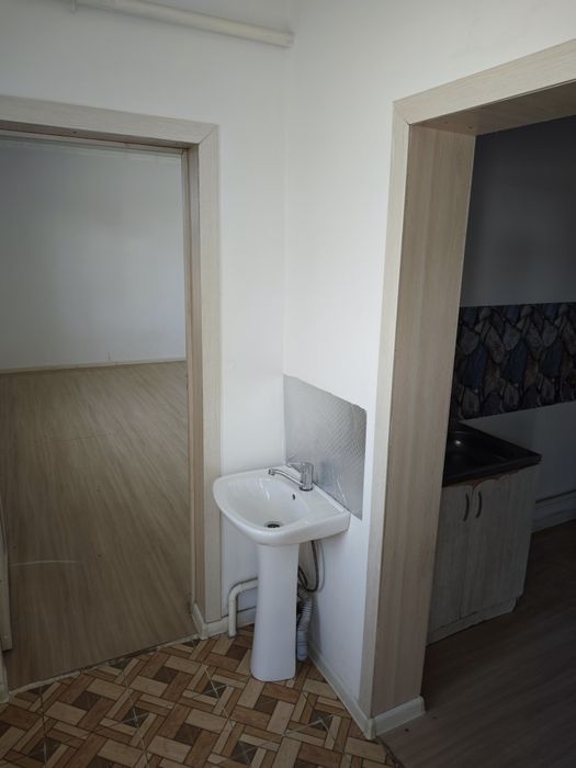 Жер үй сатылады.