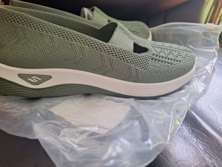 Кроссовки размер 39