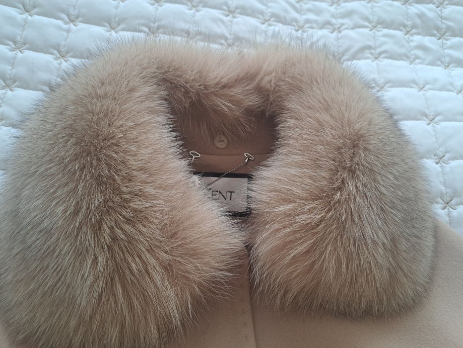 Уникално дамско палто ,размер 36