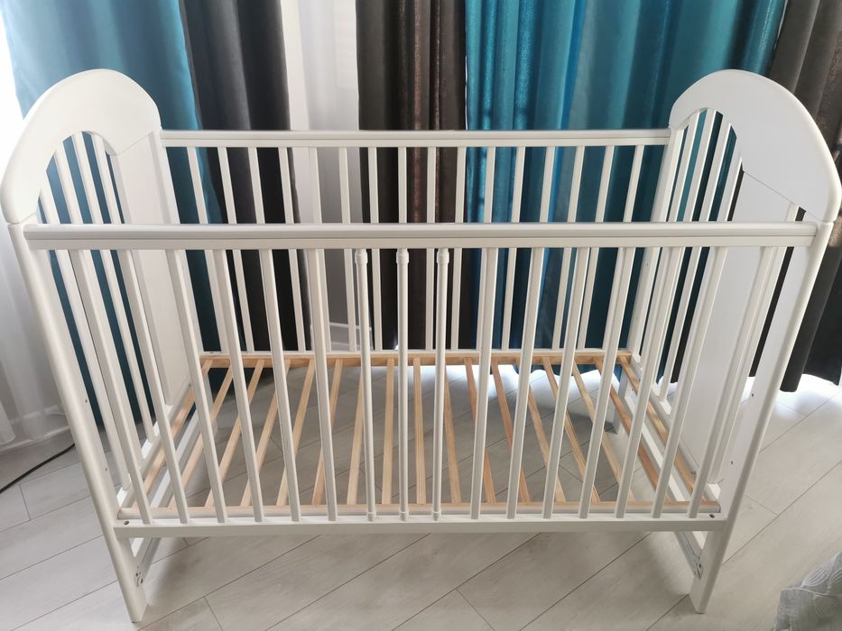 Бебешка дървена кошара