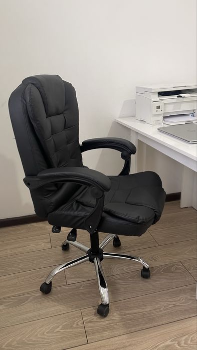 Компьютерное офисное кресло