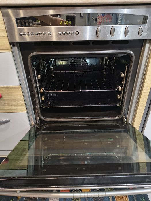 Фурна с котлони за вграждане