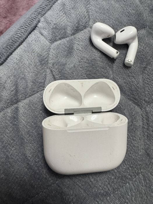 vand casti airpods 4