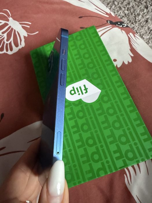 Vand iphone 13 albastru