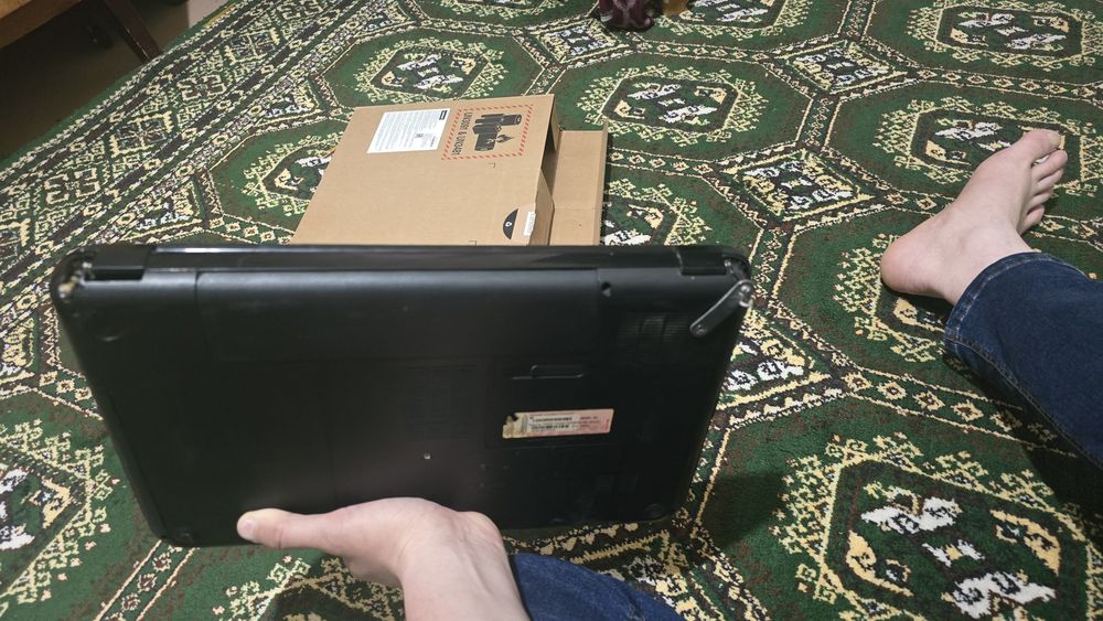 hp pavilion srochna sotiladi