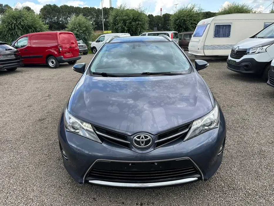 Toyota - Auris - 2015 1.4 D 90 кс. Каско