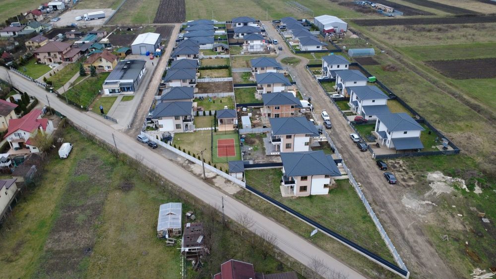 Case jucu de vănzare