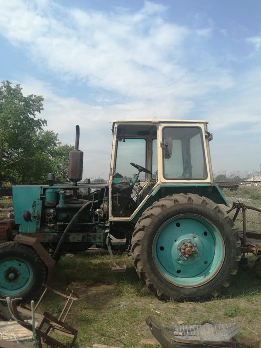 Продам трактор.    .