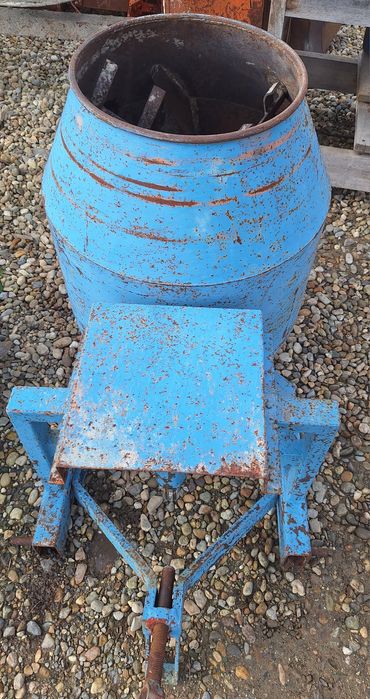 Betoniera tractor pe cardan purtata