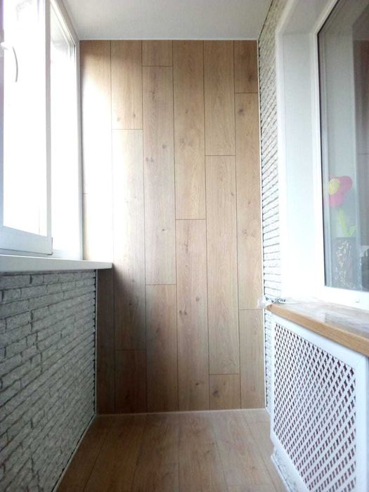 Установка дверей, окон, лестниц, плотницкие работы.