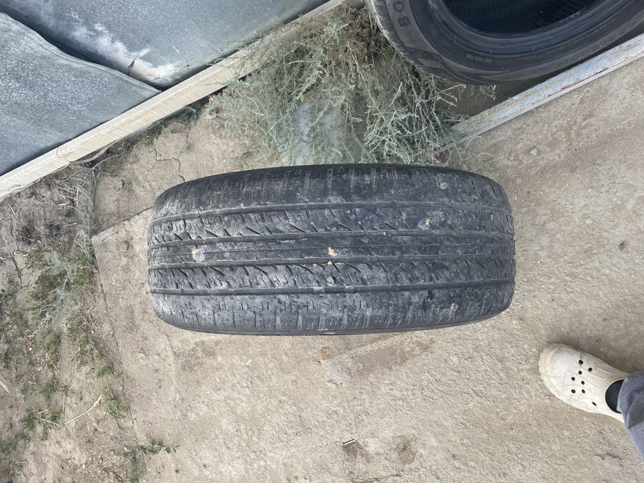 Шины 235/55/R17.