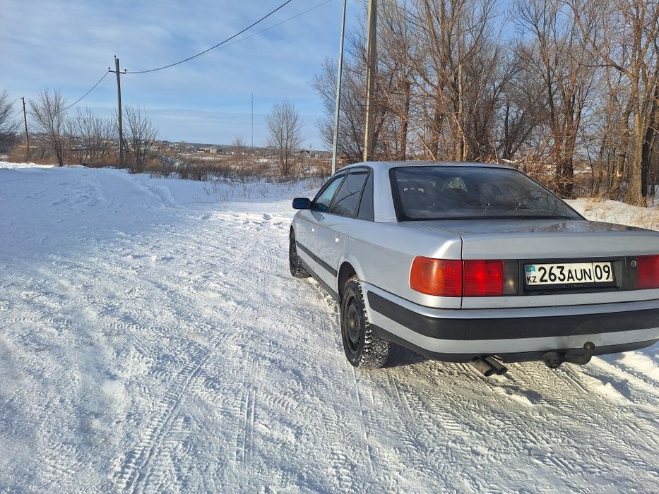 Автомобиль AUDI C 4