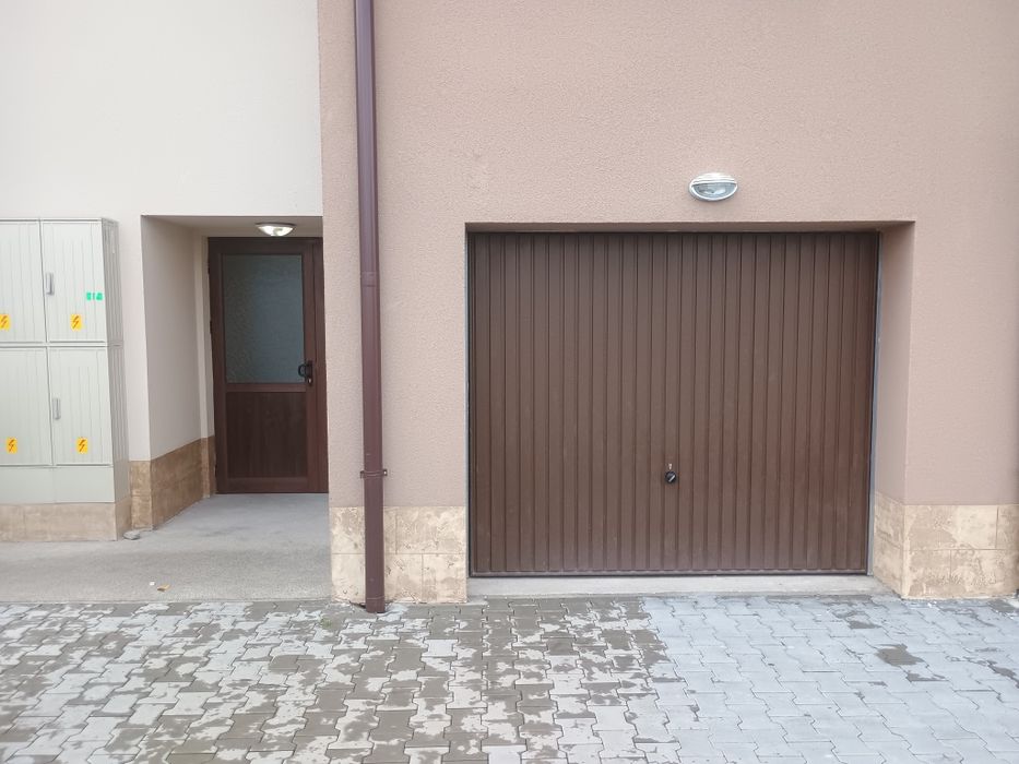 Двустаен обзаведен с панорама и партерен гараж от собственик