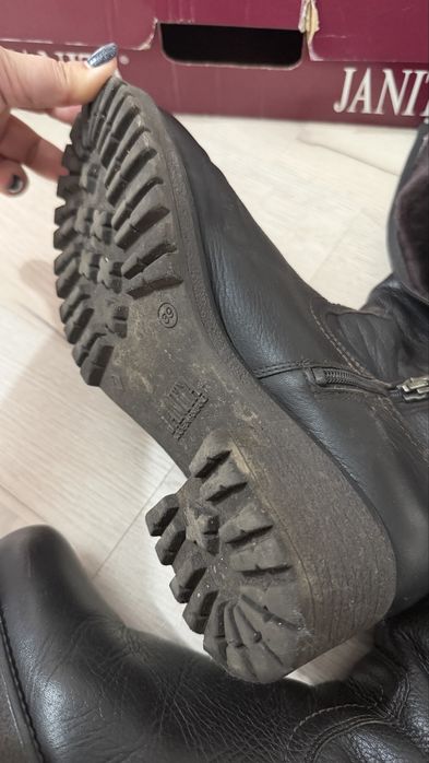 Продам женскую обувь