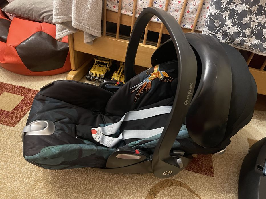 Scoică Cybex Cloud Q cu inserție nou nascut+baza