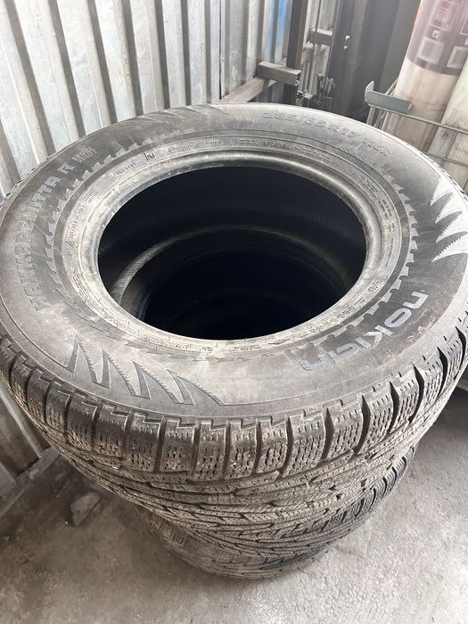 Шина буу на джип.