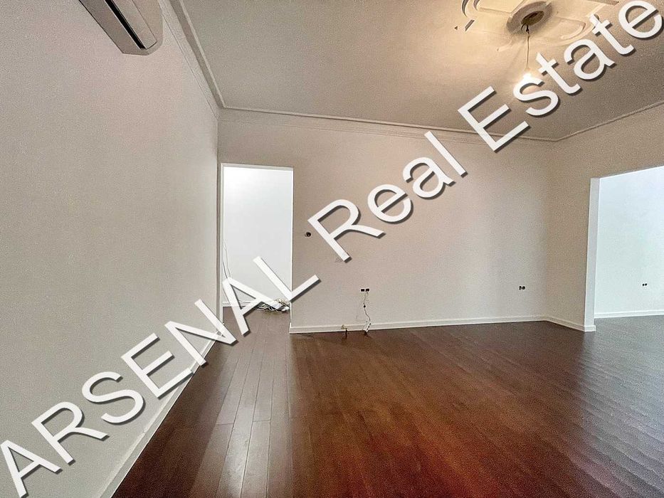 Дава се под наем Офис в София, Център - 117 кв.м за 1000 € - Снимка #1