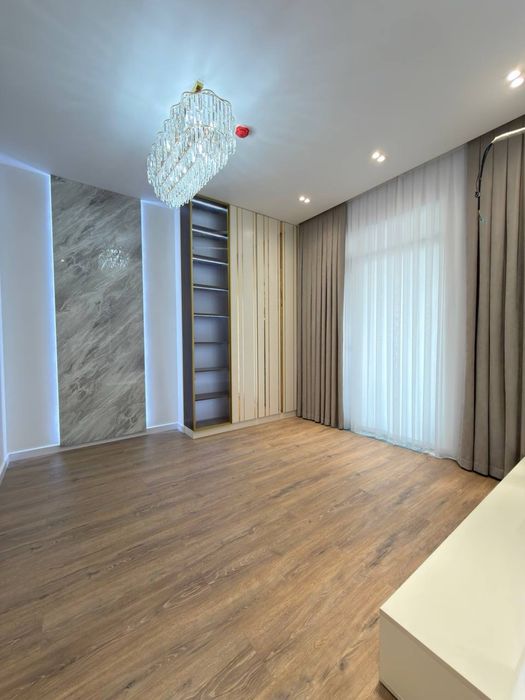 Продается 2в3 комнатная квартира,ЖК Акай Сити,Дархан,74м2