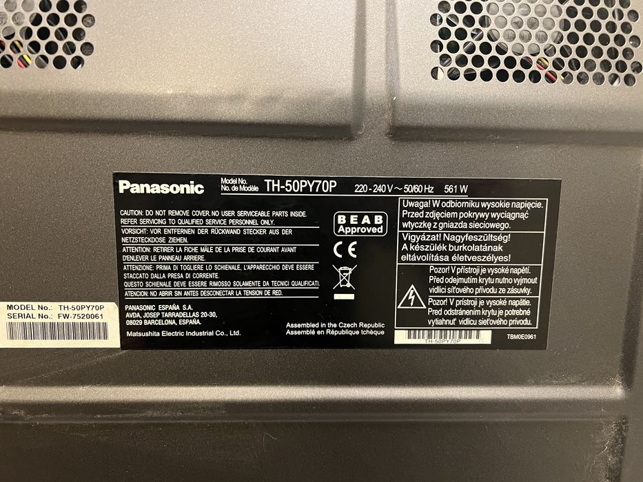 Неработещи плазмени телевизори Panasonic TH-50PY70P, за части и сцени.