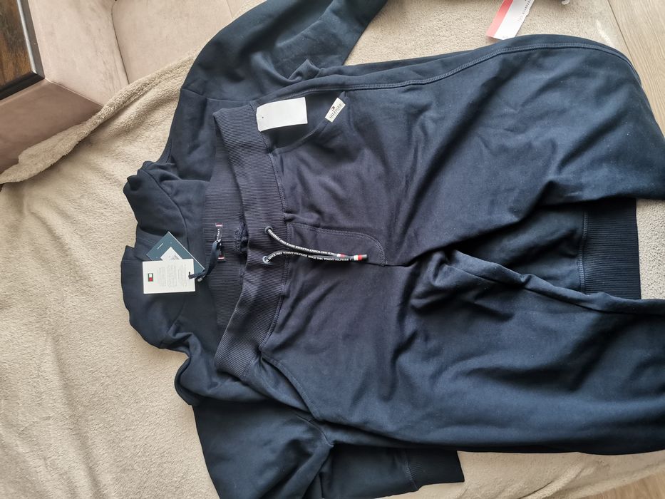 Чисто нов комплект Tommy Hilfiger