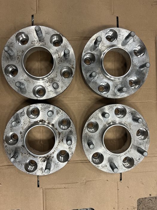 Фланци 5x139.7 35мм и 5x139.7към 5x114.3