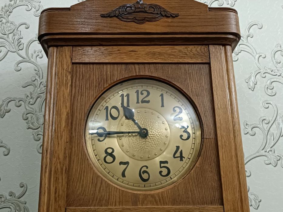 Антикварный часы которые были привязаны прямиком из Германии.