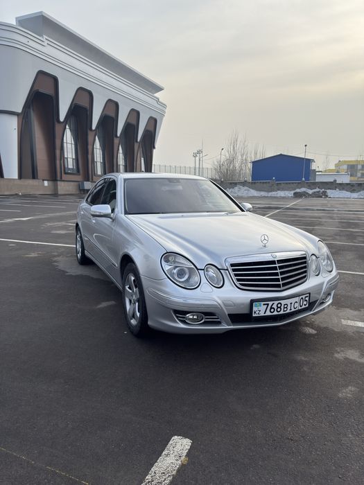 Mercedes Benz E320