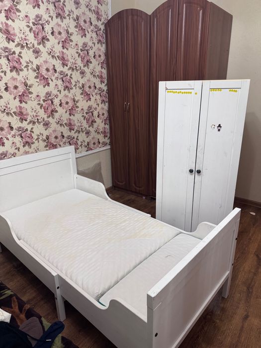 Продам шкафчик и кровать ikea