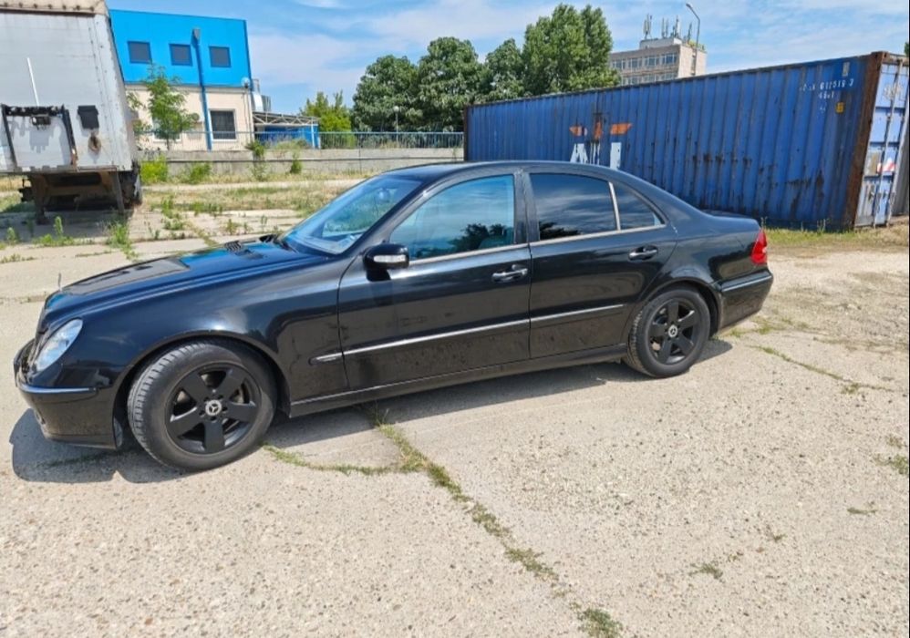 Mercedes Benz автомобил