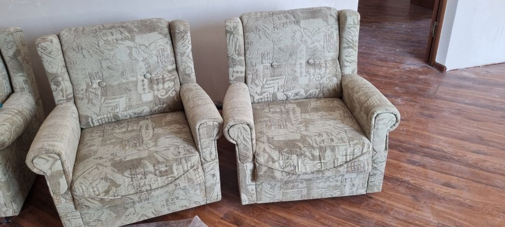 два кресла, Чешские деревянные.