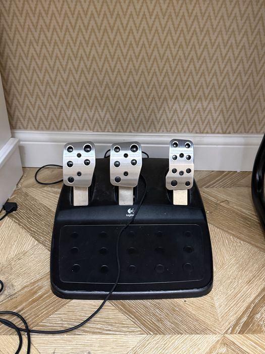Руль logitech.
