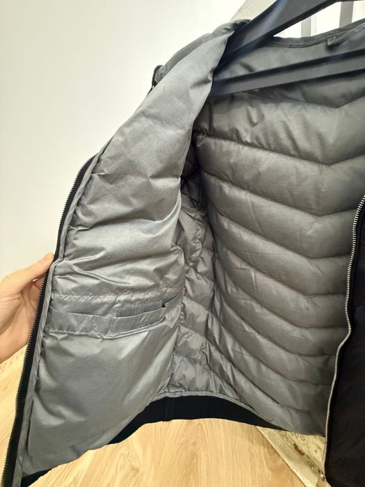 Продам куртку Armani exchange