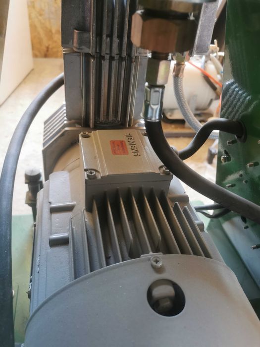 Vând compresor silențios