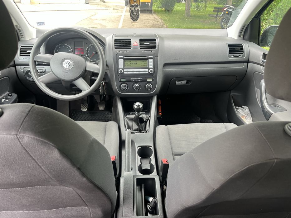 Golf 5,  1.6 2004