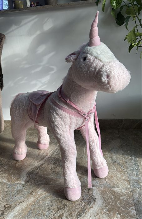 Caluț de pluș roz pentru copii, cu șa și ham - stare foarte bună