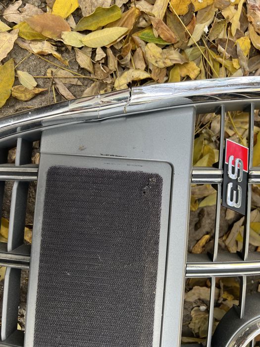 Audi S3 8P  оригинална предна решетка