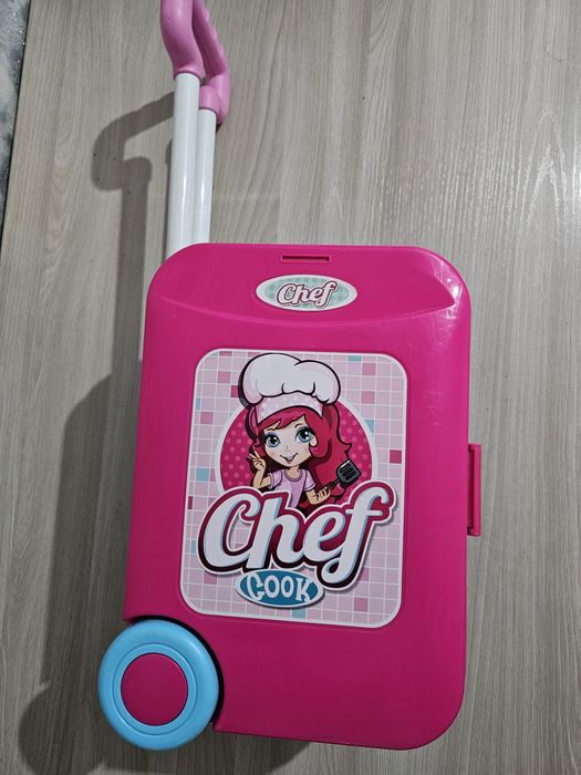 Продам чемодан с посудой(кухня)