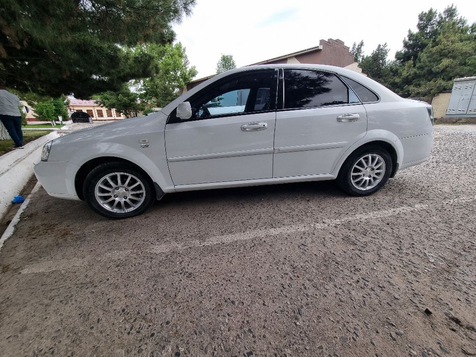 Ласетт. 1.8 автомат