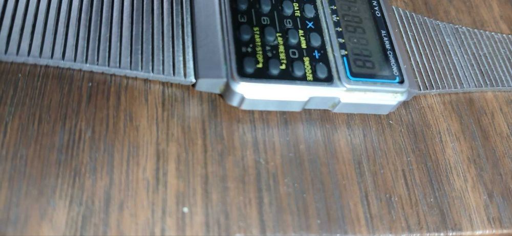 Рядък ретро дигитален часовник SANYO alarm chrono