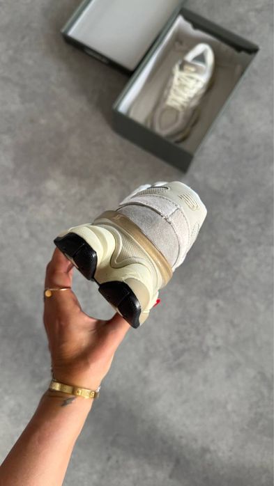 New Balance 9060 “OatMeal”