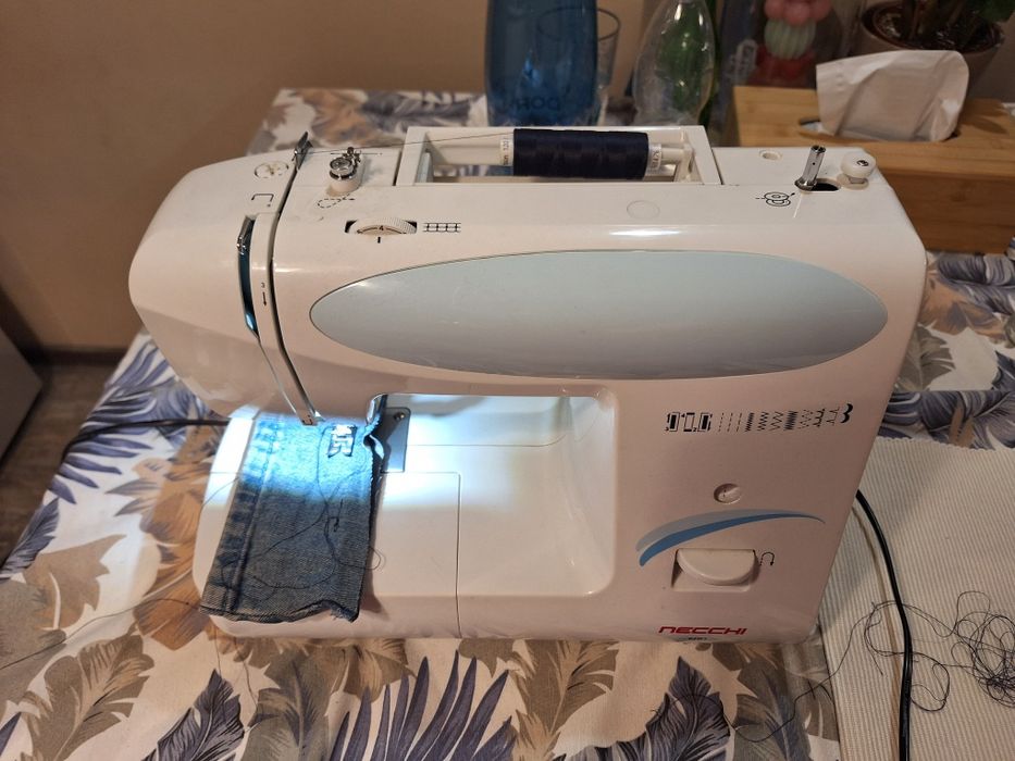 Masina de cusut Necchi N81