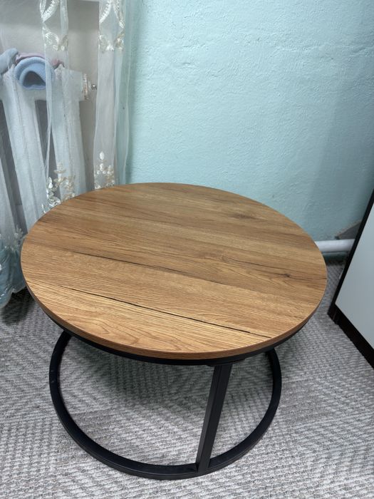 Продам два столика