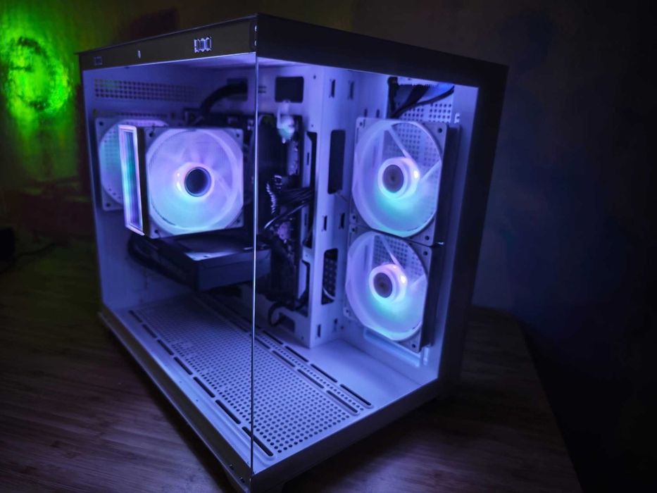 Мощен геймърски компютър Ryzen 5 7500F RTX 5060 Ti 16GB DDR5