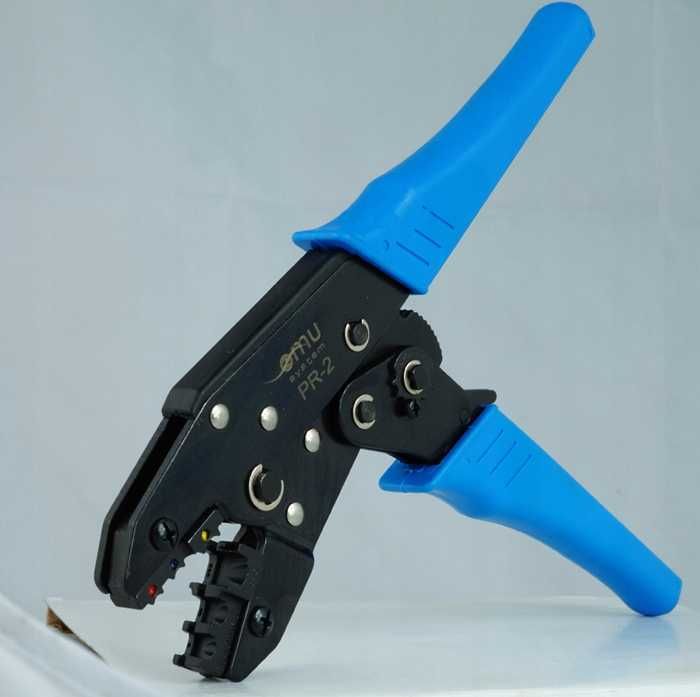 Различни клещи за кримпване / кербоване на кабелни накрайници и обувки