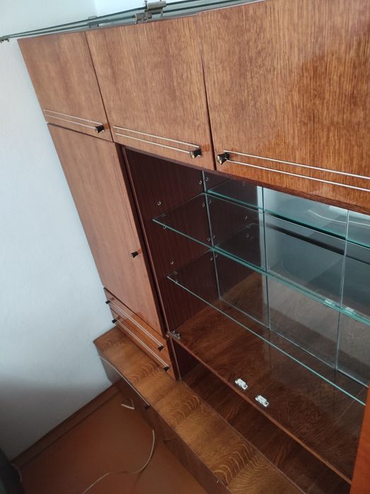 Продам советские сервант и комод