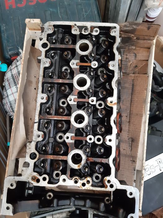 Двс m271 запчастей  головка,коллектор, помпа,компрессор