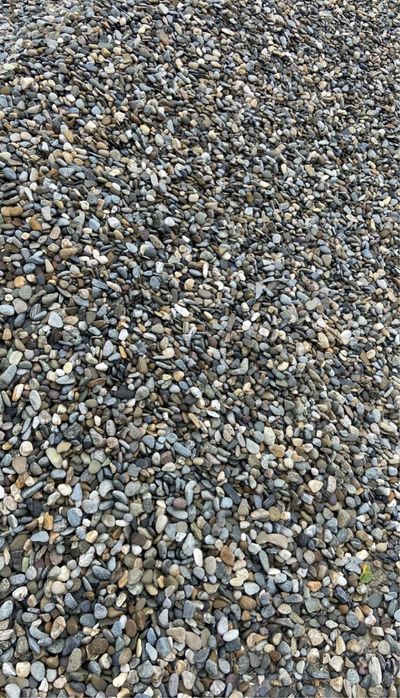 Piatra sparta, nisip, sort, balastru, pamant, etc.