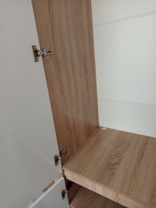 Нов гардероб бял гланц и дьб сонома